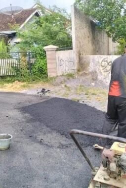 Warga Ragom Gawi 1 Sambut Gembira Perbaikan Jalan di Kemiling