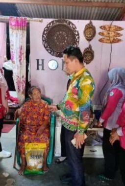 Camat Way Halim dan Puskesmas Turun Langsung, Hadir untuk Warga Kecil