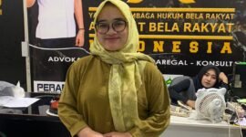 Yuyun Candra Wati Merintis karir sebagai paralegal mengadvokasi rakyat.